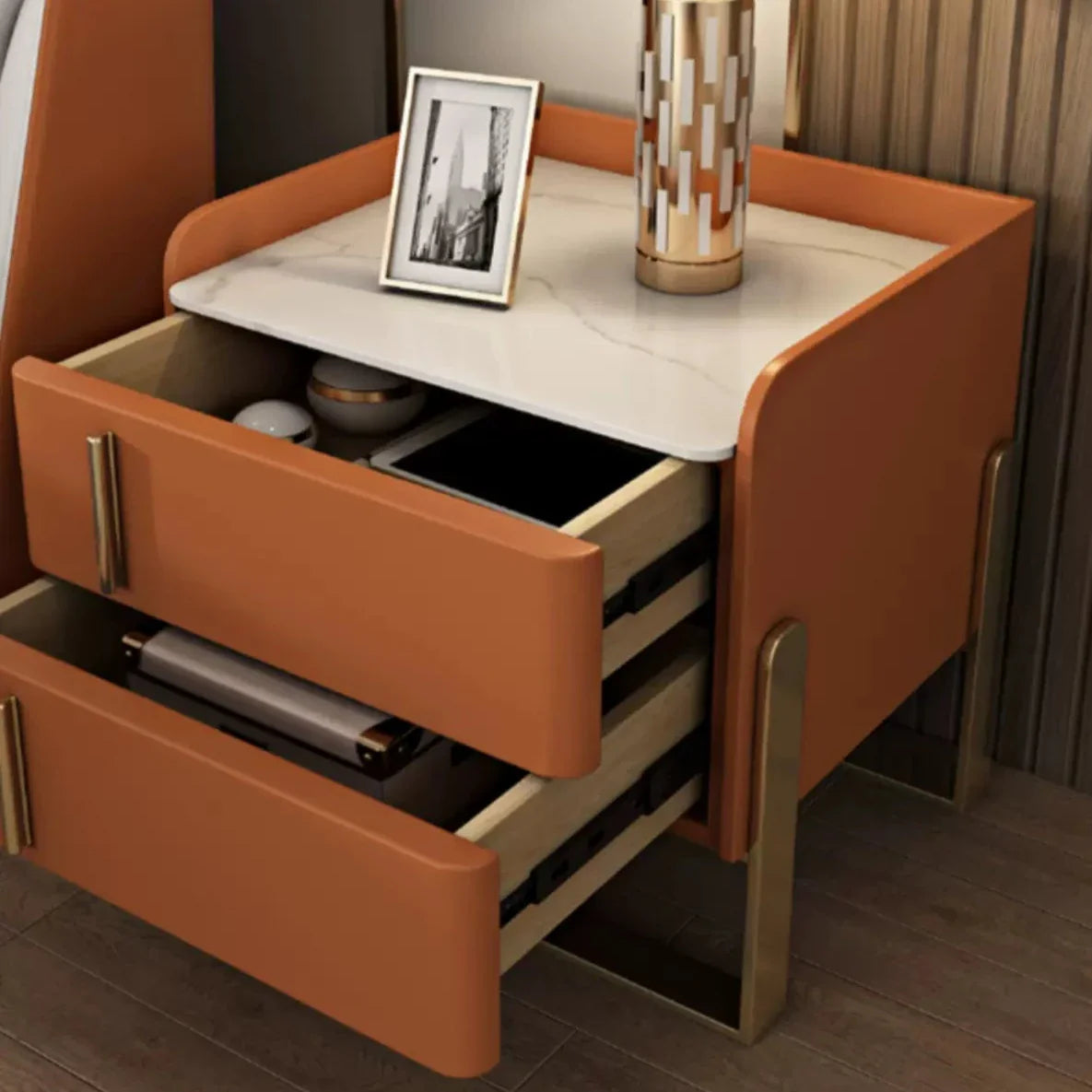 Mann Bedside Table